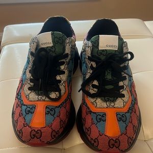 Gucci sneakers in great condition